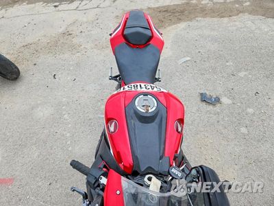 Piąte zdjęcie samochodu w środku: 2017 HONDA CBR1000 RR VIN:JH2SC7706HK000056 - miniatura