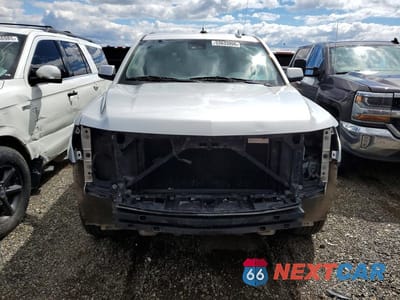 Piąte zdjęcie samochodu w środku: 2019 CHEVROLET SUBURBAN K1500 LT VIN:1GNSKHKC8KR392756 - miniatura