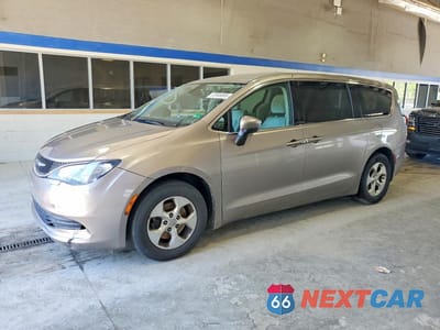 2017 CHRYSLER PACIFICA LX 2C4RC1CG4HR635771 - główne zdjęcie licytacji z USA - miniatura