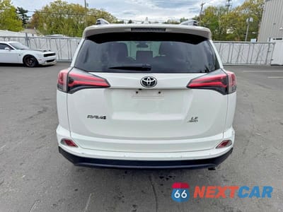 Zdjęcie 6 z 12 samochodu: 2018 TOYOTA RAV4 LE VIN:JTMBFREV8JJ219977 - miniatura