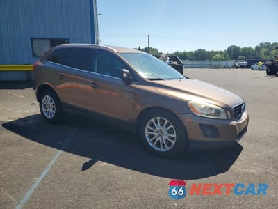 Czwarte zdjęcie samochodu z boku: 2010 VOLVO XC60 VIN:YV4992DZ9A2119881 - miniatura