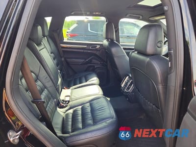 Zdjęcie 10 z 12 samochodu: 2013 PORSCHE CAYENNE VIN:WP1AA2A24DLA01930 - miniatura