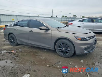 Czwarte zdjęcie samochodu z boku: 2018 CHEVROLET MALIBU LT VIN:1G1ZD5ST2JF145127 - miniatura