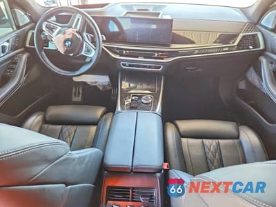 Zdjęcie 8 z 12 samochodu: 2025 BMW X5 M60I VIN:5UX33EU05S9W95715 - miniatura