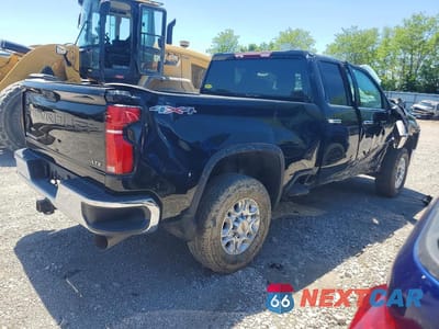 Trzecie zdjęcie samochodu z tyłu: 2024 CHEVROLET SILVERADO K2500 HEAVY DUTY LTZ VIN:1GC5YPEY1RF437411 - miniatura