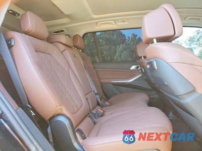 Zdjęcie 11 z 13 samochodu: 2024 BMW X7 XDRIVE40I VIN:5UX23EM09R9V13245 - miniatura