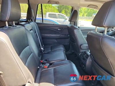 Zdjęcie 11 z 13 samochodu: 2019 HONDA PILOT TOURING VIN:5FNYF6H97KB087889 - miniatura