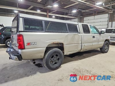 Trzecie zdjęcie samochodu z tyłu: 2003 CHEVROLET SILVERADO K1500 VIN:1GCEK19T43E298904 - miniatura
