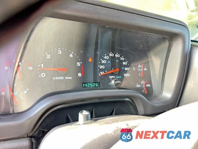Zdjęcie 8 z 10 samochodu: 2001 JEEP WRANGLER / TJ SE VIN:1J4FA29P01P324149 - miniatura