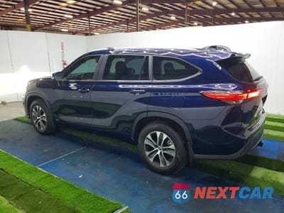 Drugie zdjęcie samochodu z przodu: 2023 TOYOTA HIGHLANDER HYBRID XLE VIN:5TDKBRCH9PS126003 - miniatura
