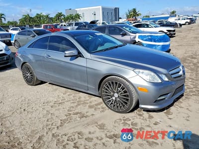 Czwarte zdjęcie samochodu z boku: 2013 MERCEDES-BENZ E 350 VIN:WDDKJ5KB3DF219058 - miniatura