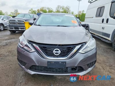 Piąte zdjęcie samochodu w środku: 2018 NISSAN SENTRA SV VIN:3N1AB7APXJL641795 - miniatura