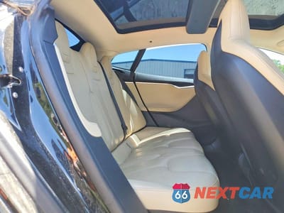 Zdjęcie 10 z 12 samochodu: 2014 TESLA MODEL S VIN:5YJSA1H16EFP45613 - miniatura