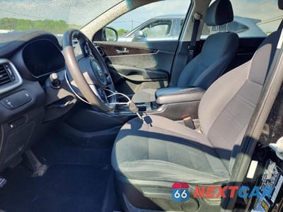 Zdjęcie 7 z 12 samochodu: 2018 KIA SORENTO L VIN:5XYPG4A38JG429361 - miniatura