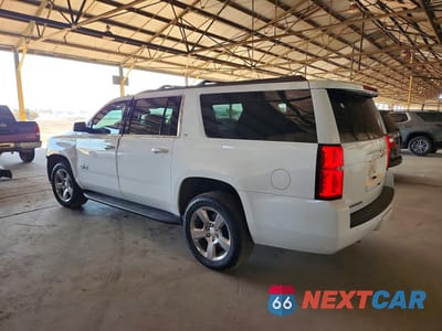 Drugie zdjęcie samochodu z przodu: 2020 CHEVROLET SUBURBAN C1500 LT VIN:1GNSCHKC4LR195744 - miniatura
