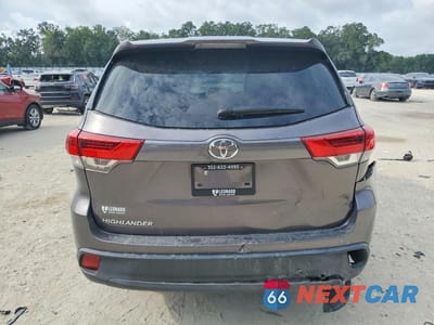 Zdjęcie 6 z 14 samochodu: 2019 TOYOTA HIGHLANDER LE VIN:5TDZARFH4KS060658 - miniatura