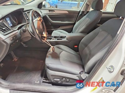 Zdjęcie 7 z 12 samochodu: 2019 HYUNDAI SONATA SEL VIN:5NPE34AF8KH791696 - miniatura