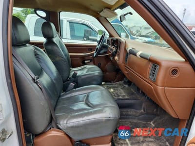 Piąte zdjęcie samochodu w środku: 2007 CHEVROLET SILVERADO C3500 VIN:1GCJC33D17F175103 - miniatura