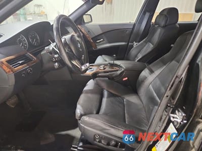 Zdjęcie 7 z 12 samochodu: 2007 BMW 550 I VIN:WBANB53527CP08339 - miniatura