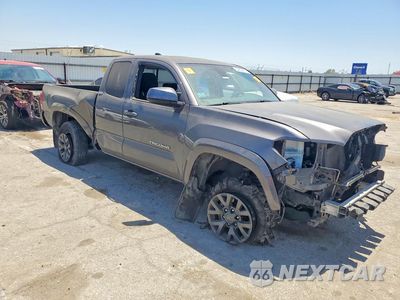 Czwarte zdjęcie samochodu z boku: 2022 TOYOTA TACOMA SR5 V6 VIN:3TYSZ5AN3NT072602 - miniatura