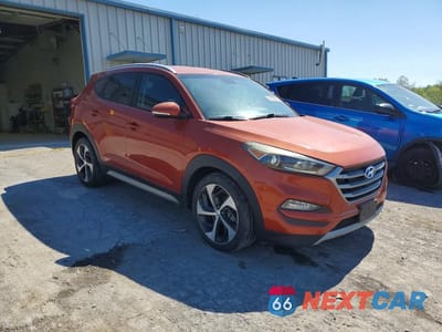 Czwarte zdjęcie samochodu z boku: 2017 HYUNDAI TUCSON SPORT VIN:KM8J3CA25HU366212 - miniatura