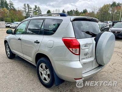 Trzecie zdjęcie samochodu z tyłu: 2006 TOYOTA RAV4 BASE VIN:JTMBD33V665024210 - miniatura