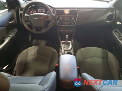 Zdjęcie 8 z 12 samochodu: 2012 CHRYSLER 200 LX VIN:1C3CCBABXCN125583 - miniatura