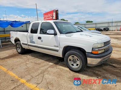Czwarte zdjęcie samochodu z boku: 1999 CHEVROLET SILVERADO K1500 VIN:2GCEK19V5X1243404 - miniatura