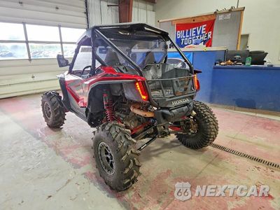 Trzecie zdjęcie samochodu z tyłu: 2020 HONDA SXS1000 S2R UTILITY VEHICLE VIN:1HFVE0543L4100471 - miniatura
