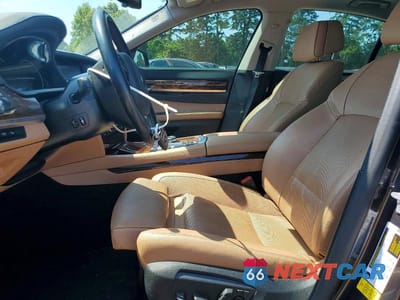 Zdjęcie 7 z 12 samochodu: 2015 BMW 740 I VIN:WBAYA6C59FGK16582 - miniatura