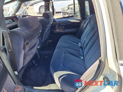 Zdjęcie 10 z 12 samochodu: 1990 LINCOLN TOWN CAR SIGNATURE VIN:1LNCM82F6LY792061 - miniatura