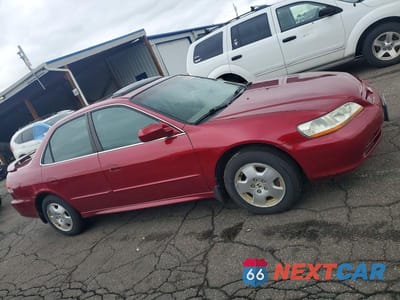 Czwarte zdjęcie samochodu z boku: 2001 HONDA ACCORD EX VIN:1HGCG16561A081861 - miniatura