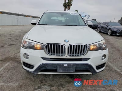 Piąte zdjęcie samochodu w środku: 2017 BMW X3 XDRIVE28I VIN:5UXWX9C59H0T15293 - miniatura