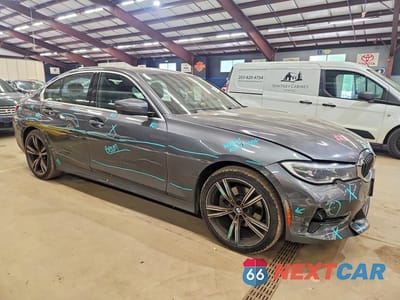 Czwarte zdjęcie samochodu z boku: 2021 BMW 330XI VIN:3MW5R7J01M8B98910 - miniatura