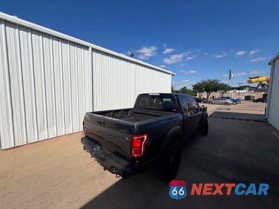 Czwarte zdjęcie samochodu z boku: 2018 FORD F150 RAPTOR VIN:1FTFW1RG8JFB64237 - miniatura