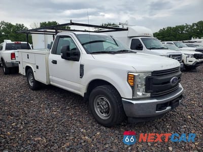 Czwarte zdjęcie samochodu z boku: 2017 FORD F250 SUPER DUTY VIN:1FDBF2A64HEB15149 - miniatura