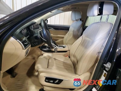Zdjęcie 7 z 12 samochodu: 2016 BMW 750 XI VIN:WBA7F2C56GG416875 - miniatura
