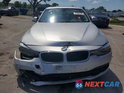 Piąte zdjęcie samochodu w środku: 2017 BMW 320 XI VIN:WBA8E5G52HNU23077 - miniatura