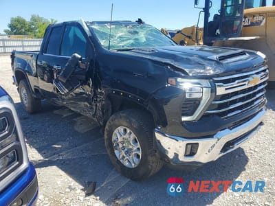 Czwarte zdjęcie samochodu z boku: 2024 CHEVROLET SILVERADO K2500 HEAVY DUTY LTZ VIN:1GC5YPEY1RF437411 - miniatura