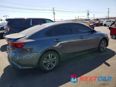 Trzecie zdjęcie samochodu z tyłu: 2023 KIA FORTE LXS VIN:3KPF24AD5PE585379 - miniatura