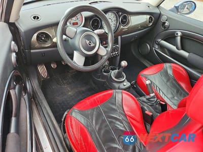 Zdjęcie 8 z 12 samochodu: 2004 MINI COOPER S VIN:WMWRE33494TD87449 - miniatura