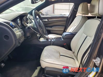 Zdjęcie 7 z 13 samochodu: 2014 CHRYSLER 300 VIN:2C3CCAAG7EH343269 - miniatura