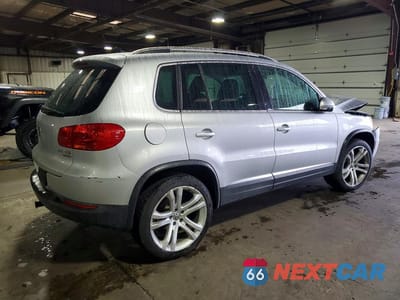 Trzecie zdjęcie samochodu z tyłu: 2012 VOLKSWAGEN TIGUAN S VIN:WVGBV7AX9CW535260 - miniatura