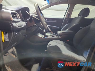 Zdjęcie 7 z 13 samochodu: 2016 KIA SORENTO LX V6 VIN:5XYPGDA5XGG084392 - miniatura