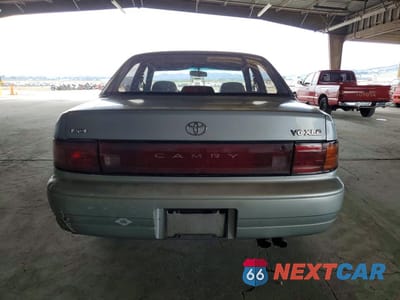 Zdjęcie 6 z 12 samochodu: 1994 TOYOTA CAMRY XLE VIN:JT2GK13E0R0020339 - miniatura