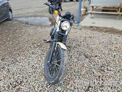 Drugie zdjęcie samochodu z przodu: 2015 HARLEY-DAVIDSON XL883 IRON 883 VIN:1HD4LE216FC437633 - miniatura