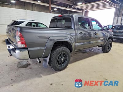 Trzecie zdjęcie samochodu z tyłu: 2011 TOYOTA TACOMA DOUBLE CAB VIN:3TMLU4EN0BM064472 - miniatura
