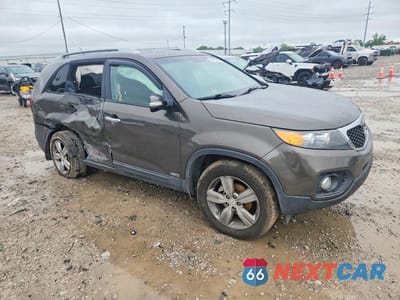 Czwarte zdjęcie samochodu z boku: 2013 KIA SORENTO EX VIN:5XYKUCA61DG398532 - miniatura