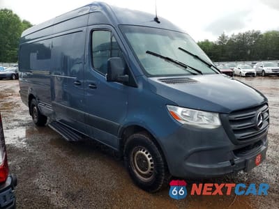 Czwarte zdjęcie samochodu z boku: 2019 MERCEDES BENZ SPRINTER 2500/3500 DELIVERY VAN VIN:WD4PF1CD8KP147670 - miniatura