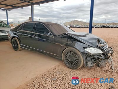 Czwarte zdjęcie samochodu z boku: 2011 MERCEDES-BENZ S 550 VIN:WDDNG7BB3BA410271 - miniatura